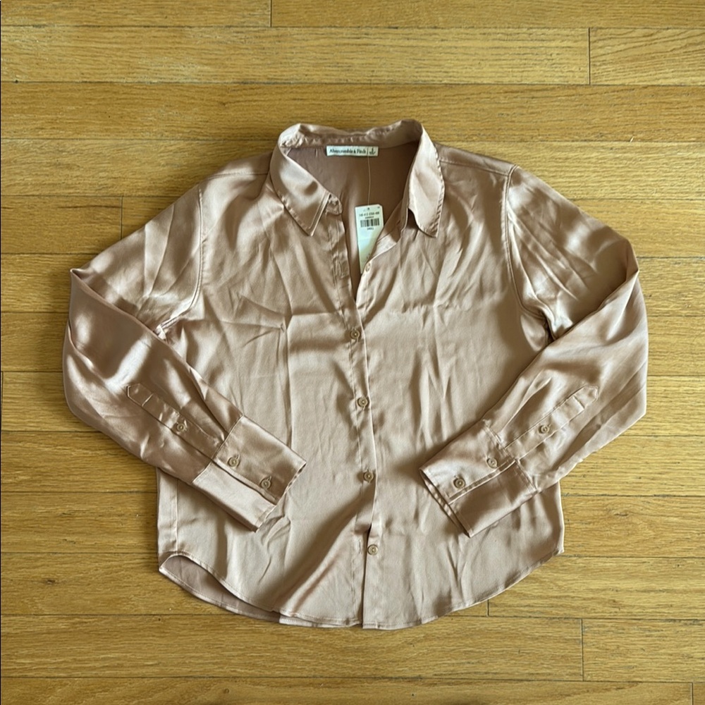 Abercrombie & Fitch Silky Button-Up Shirt | Small | NWT
